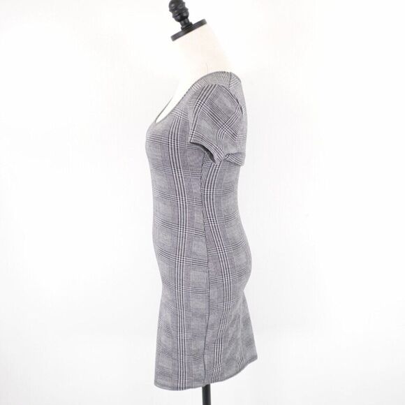 Papaya Medium Glen Plaid Boat Neck Short Sleeve Gray Medium Dress - Picture 3 of 6